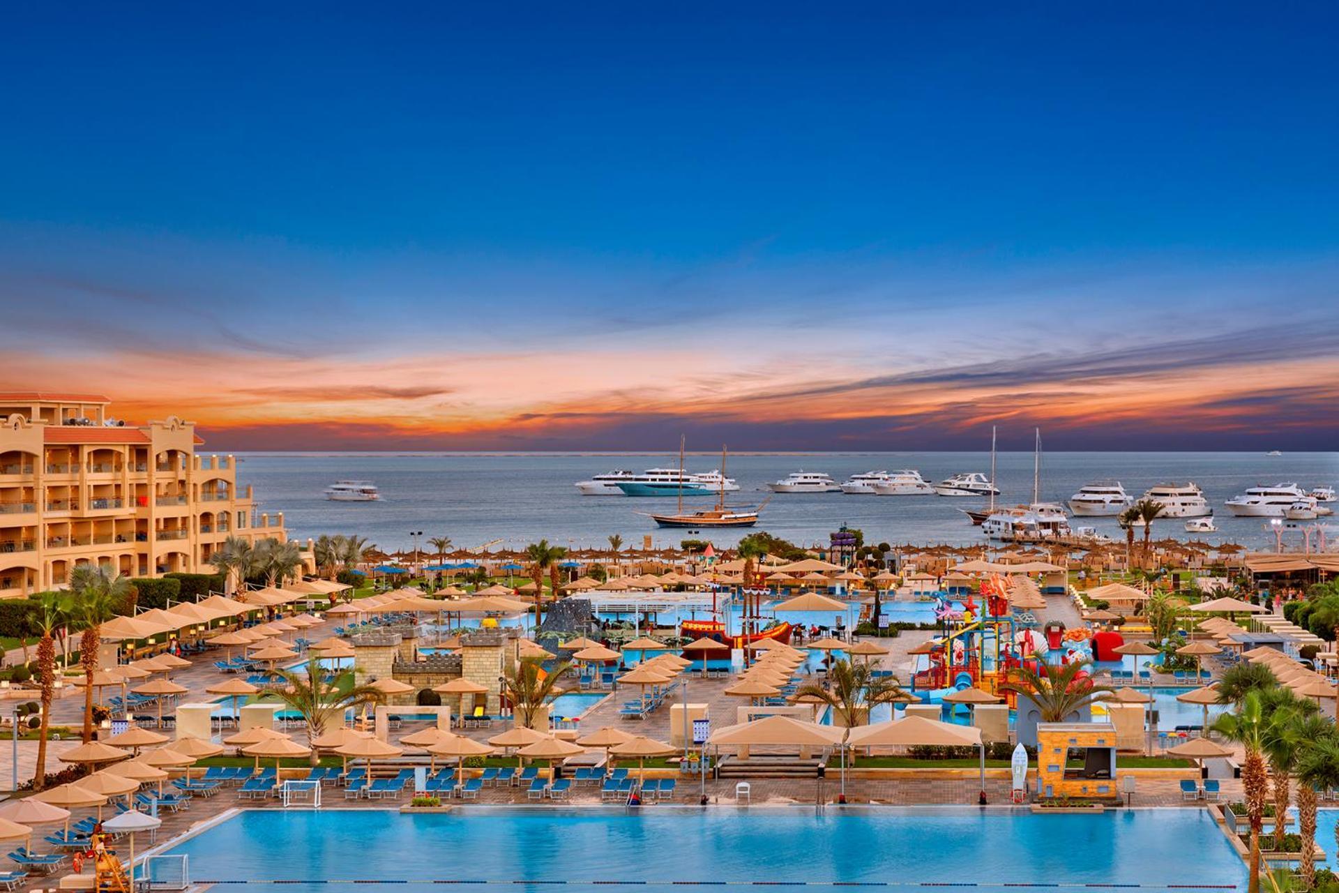 وايت بيتش الباتروس الشامل كليًا منتجع 5*